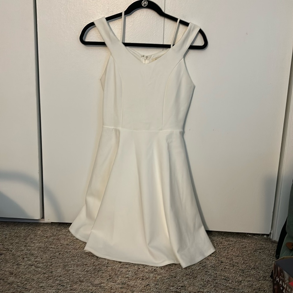 Francesca’s white dress